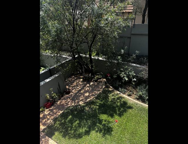 2 BEDROOM APARTMENT FOR SALE IN BRYANSTON